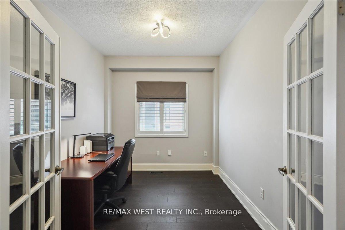 Photo 9 of 206 Shelbourne Drive, Vaughan, Vellore Village — HOMEH