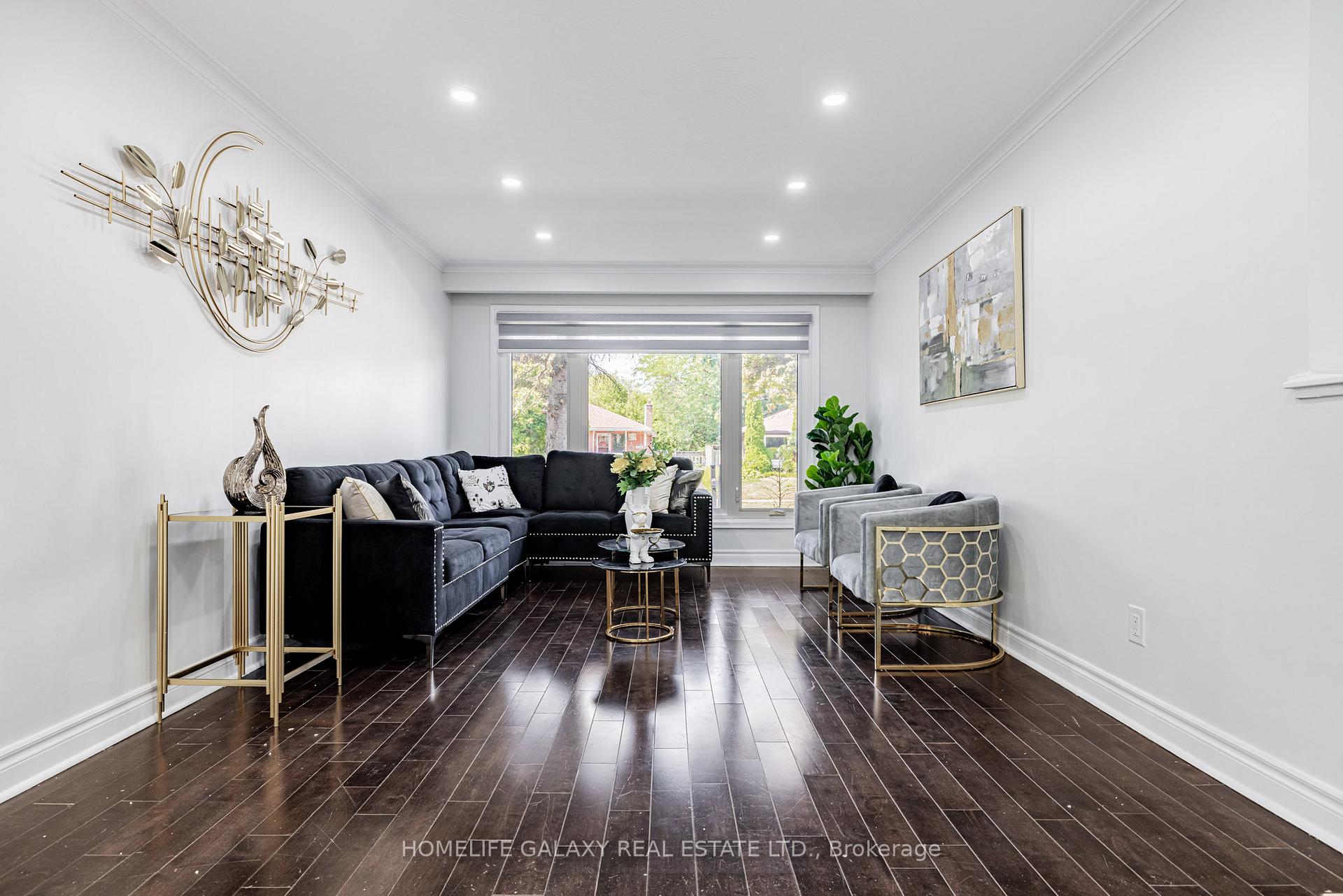 Photo 5 of 133 Lupin Drive, Whitby, Downtown Whitby — HOMEH