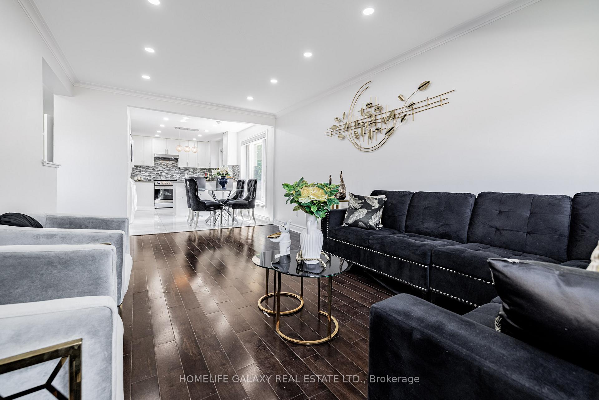 Photo 6 of 133 Lupin Drive, Whitby, Downtown Whitby — HOMEH