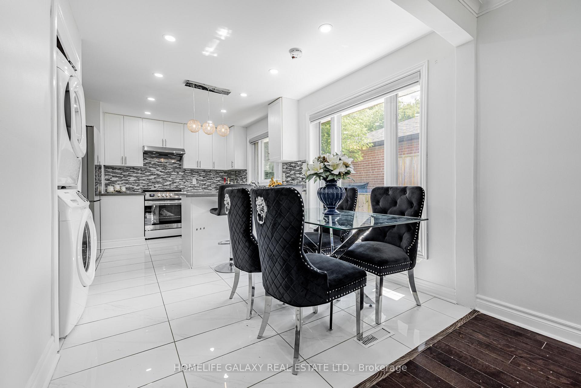 Photo 8 of 133 Lupin Drive, Whitby, Downtown Whitby — HOMEH