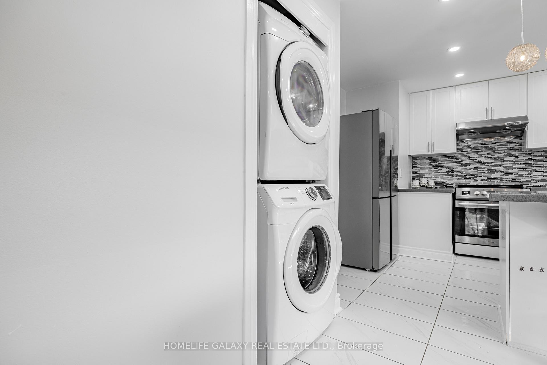 Photo 9 of 133 Lupin Drive, Whitby, Downtown Whitby — HOMEH