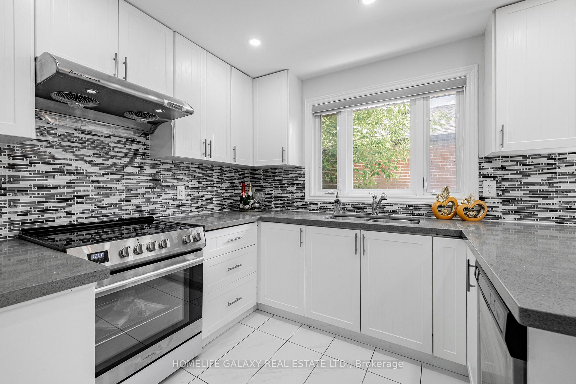 Photo 14 of 133 Lupin Drive, Whitby, Downtown Whitby — HOMEH