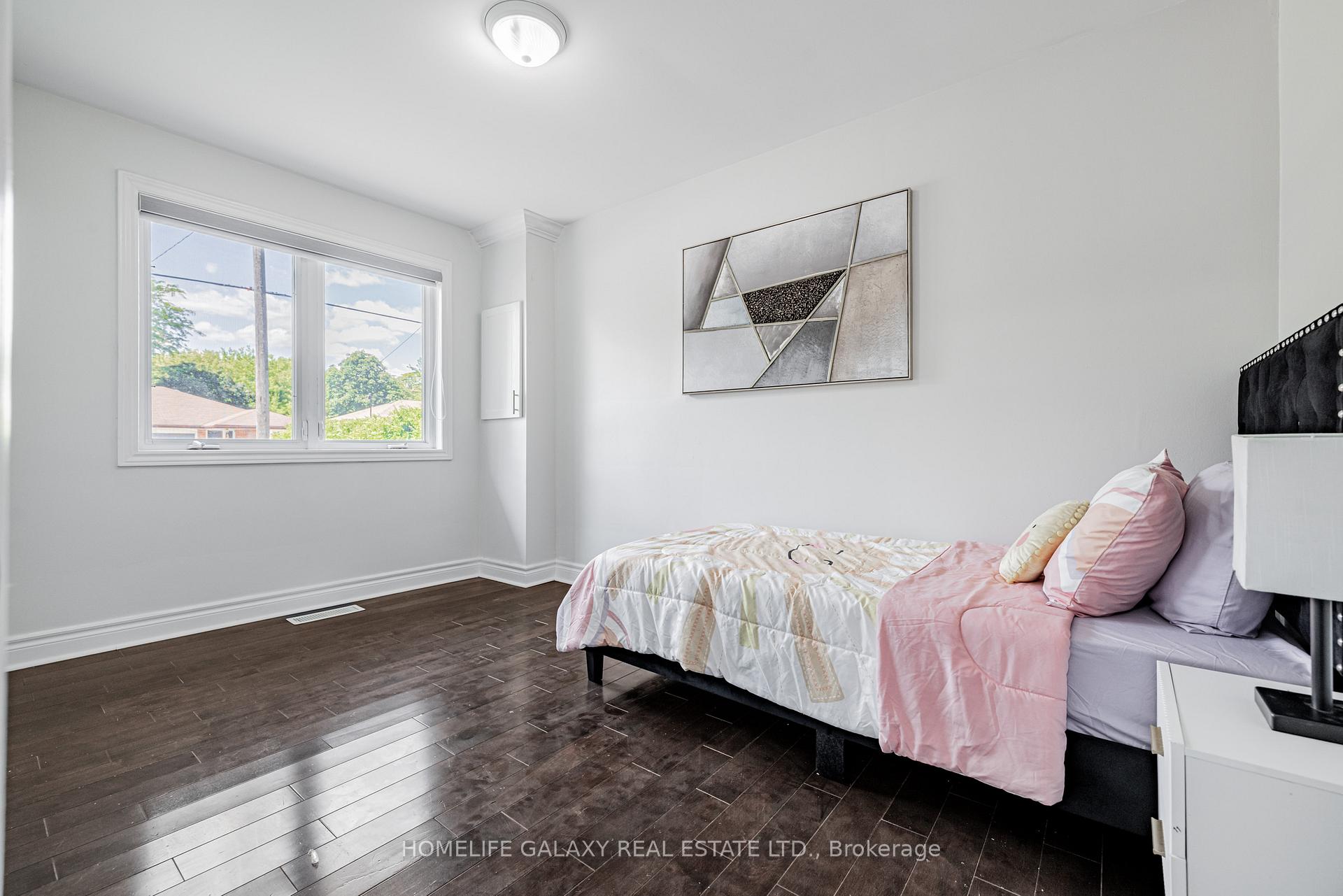 Photo 16 of 133 Lupin Drive, Whitby, Downtown Whitby — HOMEH