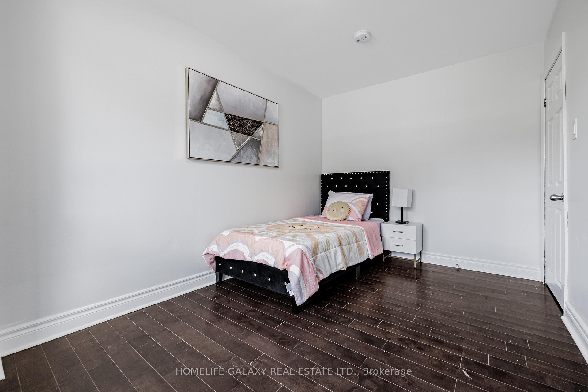 Photo 18 of 133 Lupin Drive, Whitby, Downtown Whitby — HOMEH