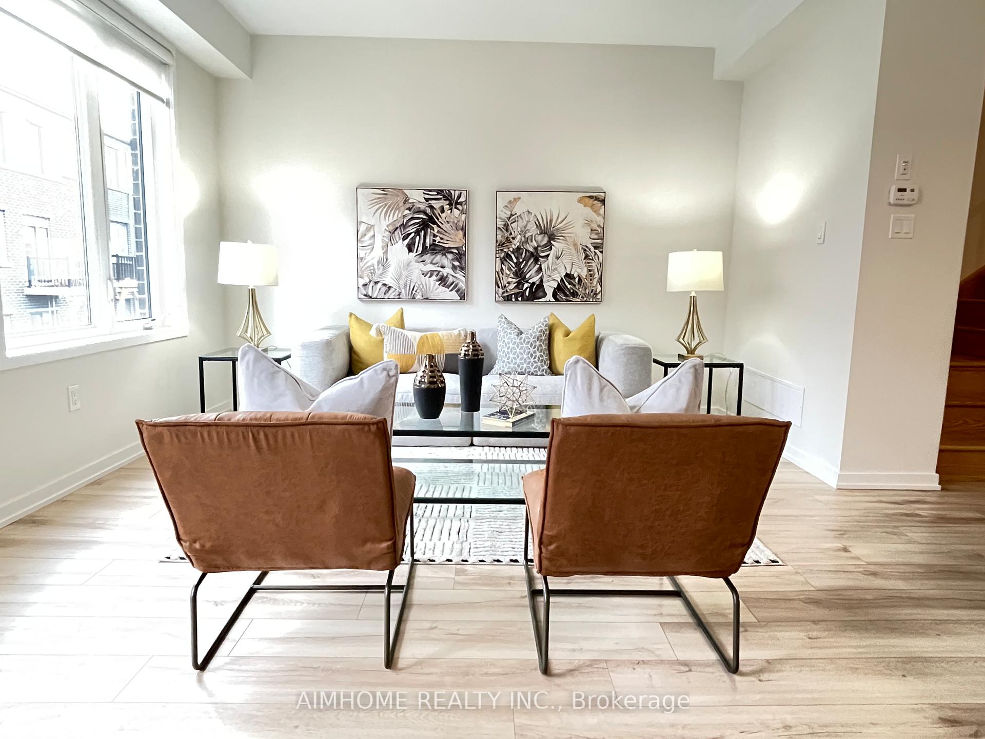 Photo 5 of 21 Aberfoyle Street, Vaughan, Patterson — HOMEH