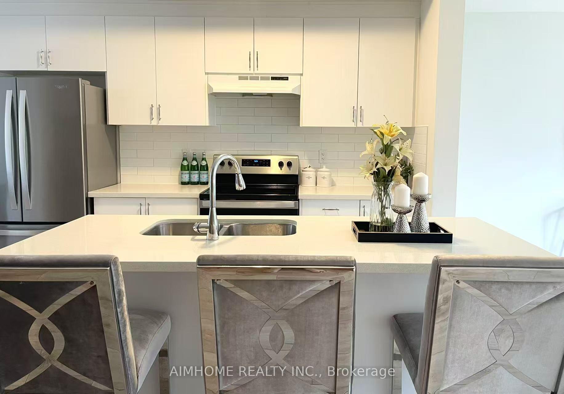 Photo 8 of 21 Aberfoyle Street, Vaughan, Patterson — HOMEH