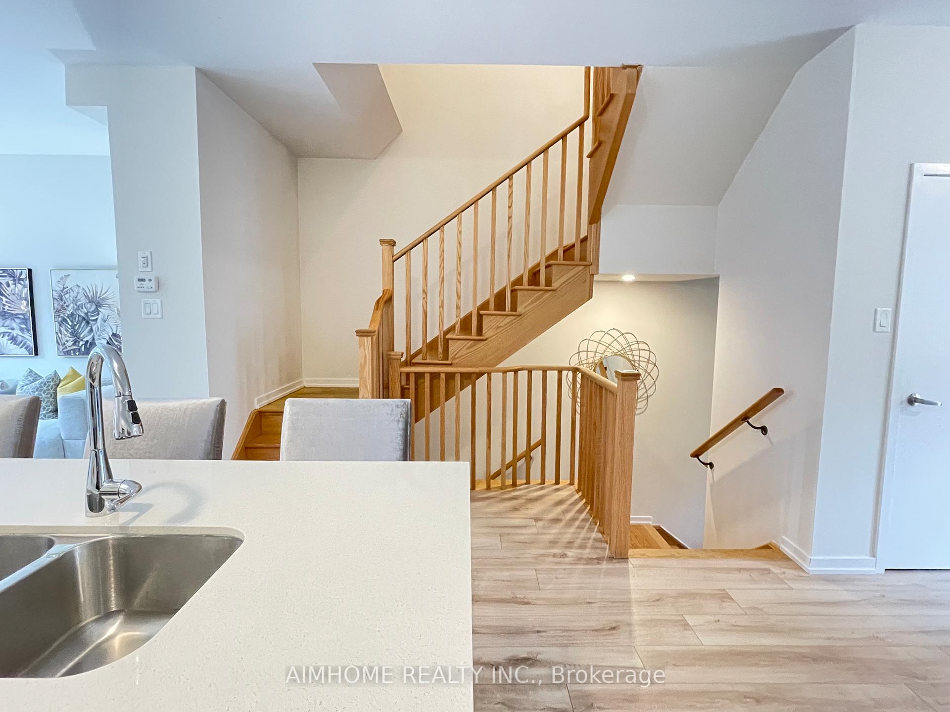 Photo 9 of 21 Aberfoyle Street, Vaughan, Patterson — HOMEH