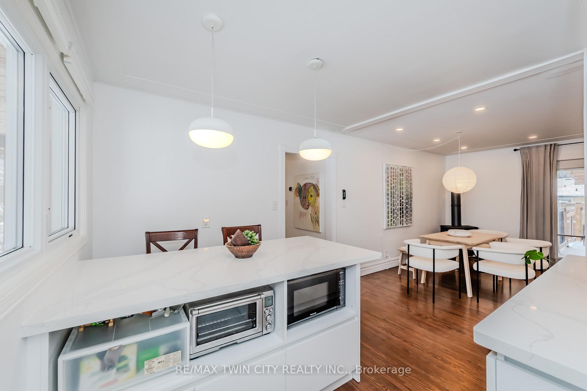 Photo 8 of 236 Erb Street E, Waterloo, Lincoln Heights — HOMEH