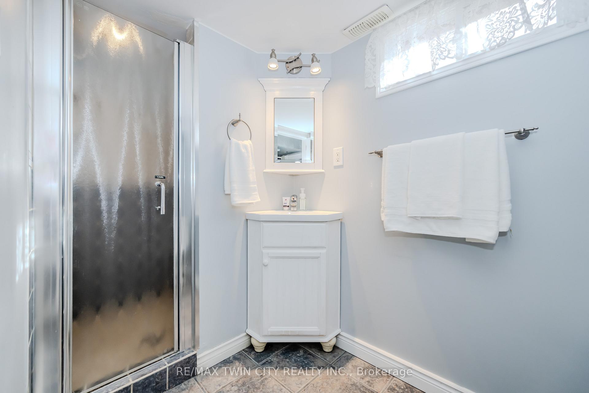 Photo 22 of 236 Erb Street E, Waterloo, Lincoln Heights — HOMEH