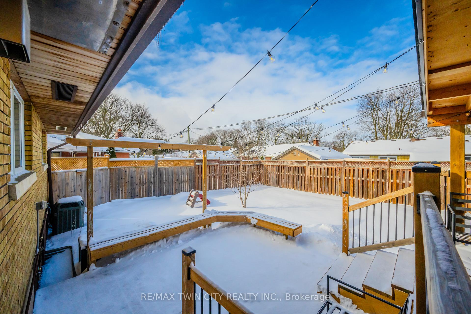 Photo 26 of 236 Erb Street E, Waterloo, Lincoln Heights — HOMEH