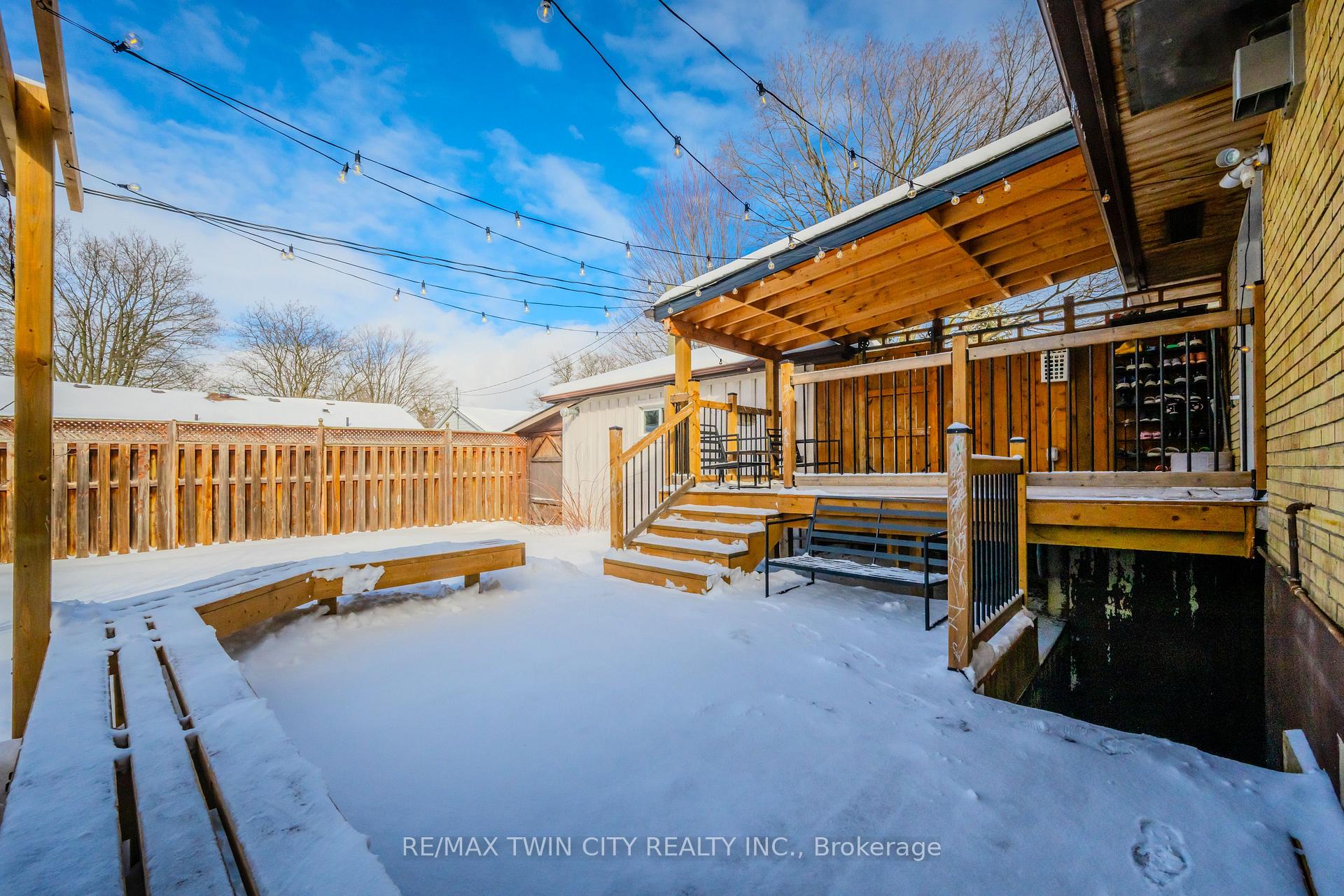 Photo 27 of 236 Erb Street E, Waterloo, Lincoln Heights — HOMEH