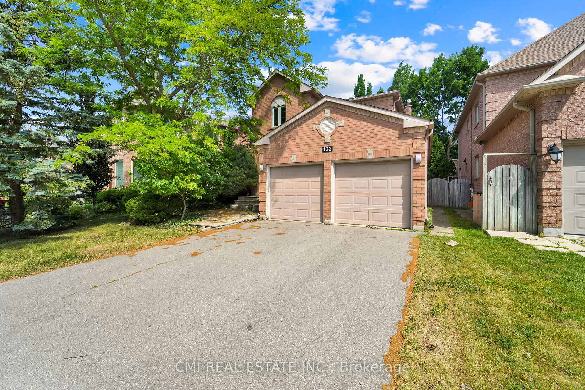 Photo 2 of 122 Beverley Glen Boulevard, Vaughan, Beverley Glen — HOMEH