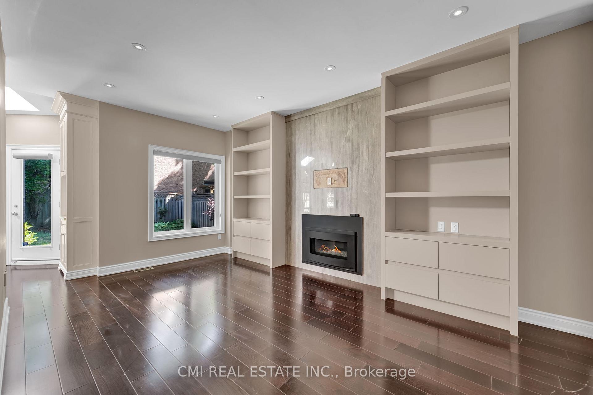 Photo 3 of 122 Beverley Glen Boulevard, Vaughan, Beverley Glen — HOMEH