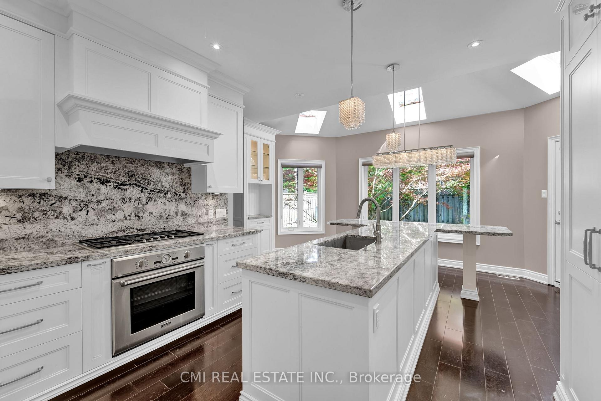 Photo 9 of 122 Beverley Glen Boulevard, Vaughan, Beverley Glen — HOMEH