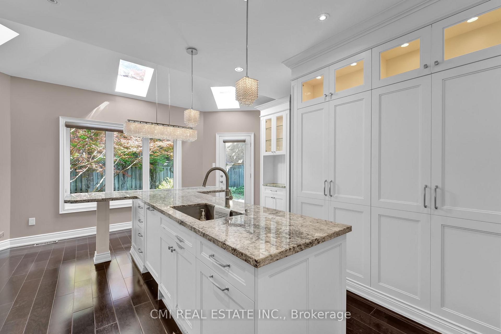 Photo 12 of 122 Beverley Glen Boulevard, Vaughan, Beverley Glen — HOMEH