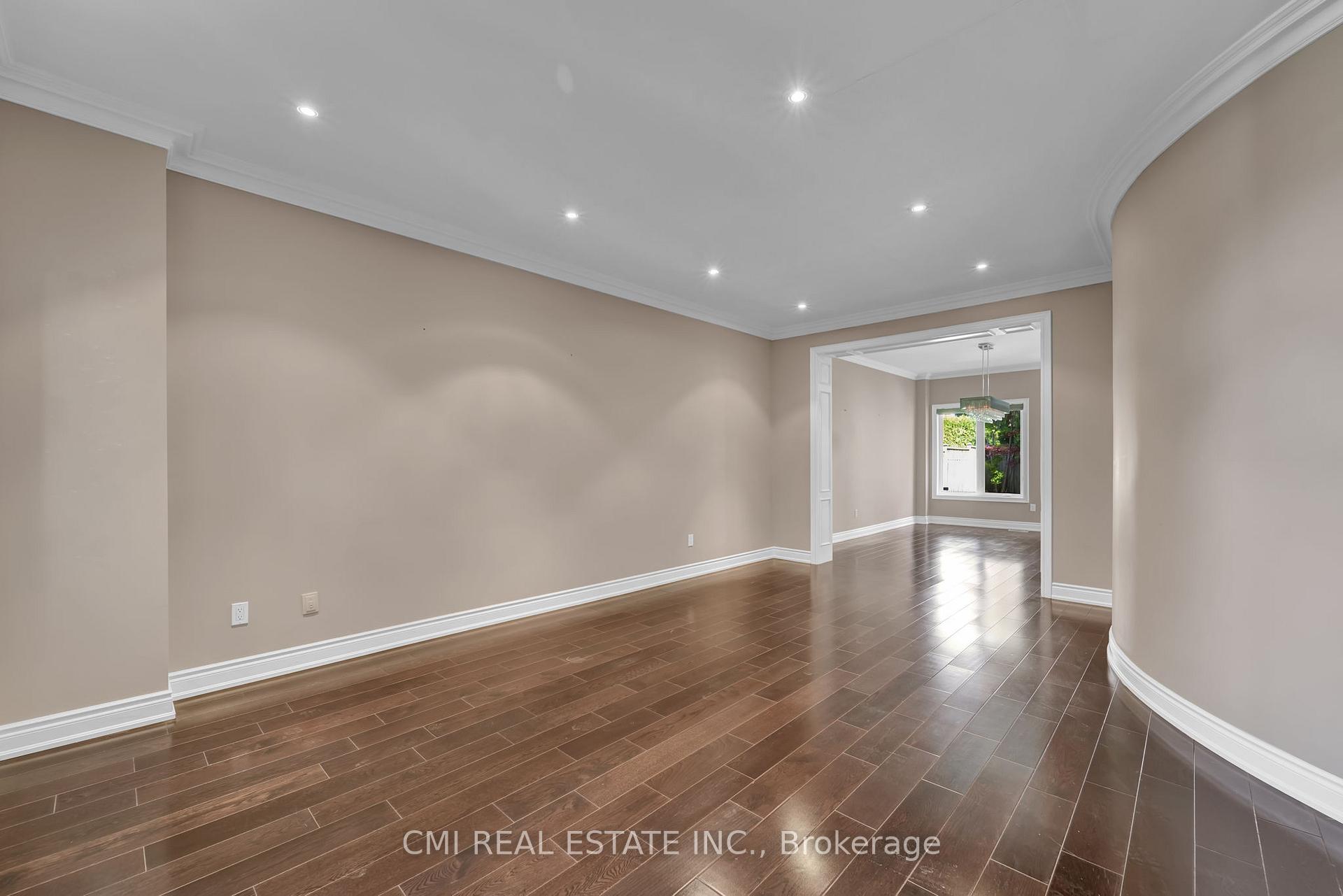 Photo 15 of 122 Beverley Glen Boulevard, Vaughan, Beverley Glen — HOMEH