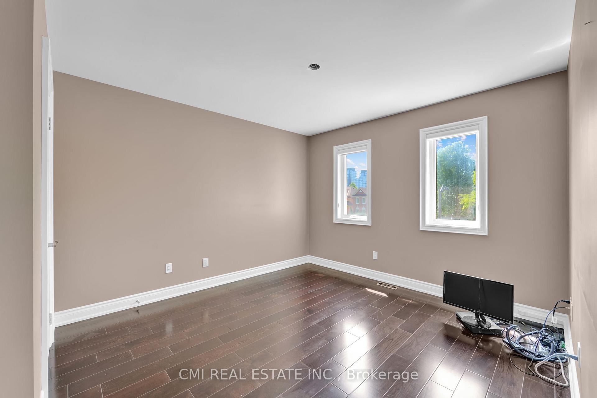 Photo 19 of 122 Beverley Glen Boulevard, Vaughan, Beverley Glen — HOMEH