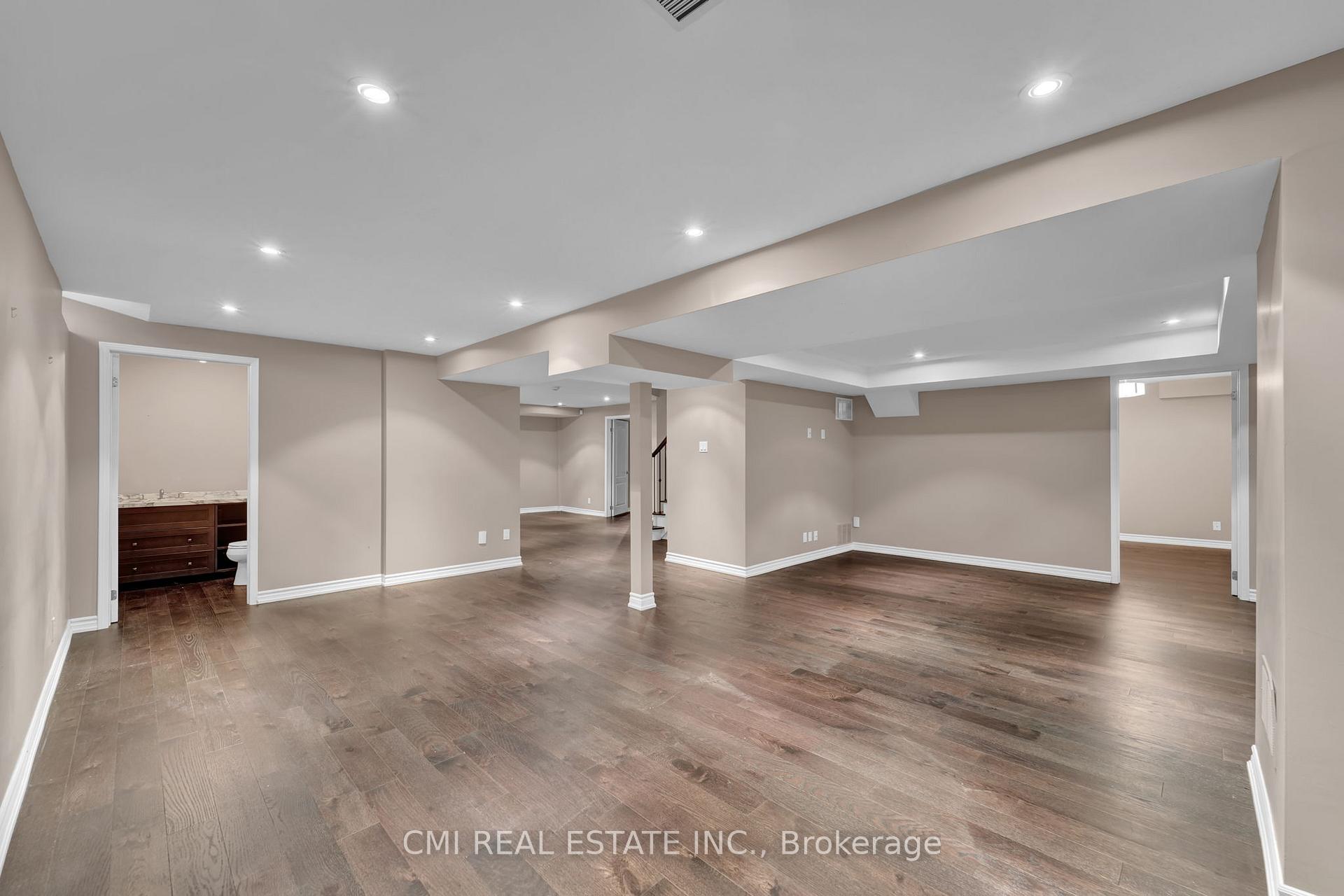 Photo 24 of 122 Beverley Glen Boulevard, Vaughan, Beverley Glen — HOMEH
