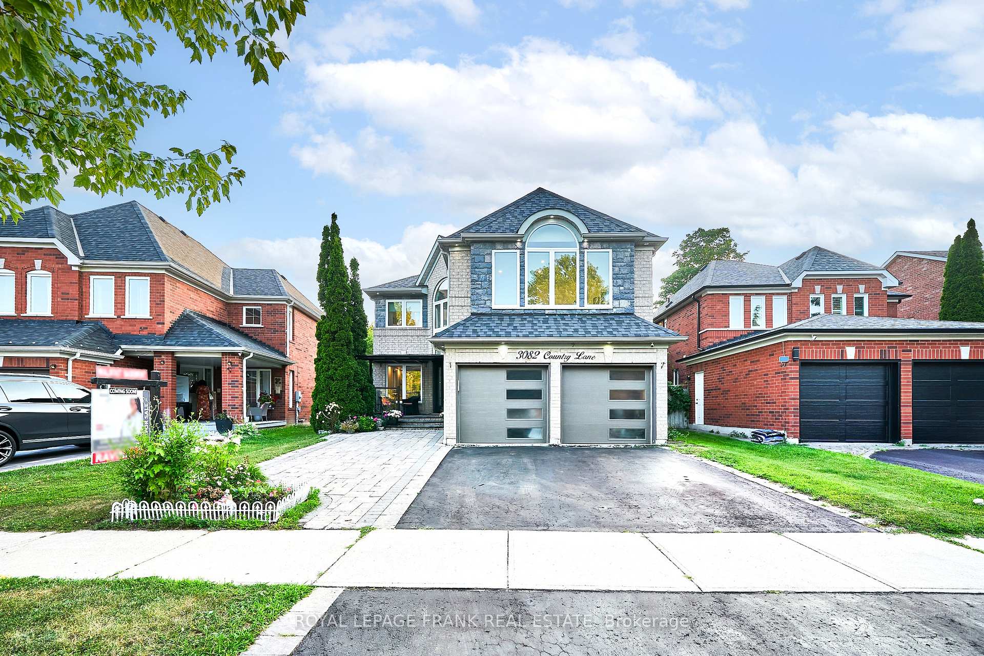 Photo 2 of 3082 Country Lane, Whitby, Williamsburg — HOMEH