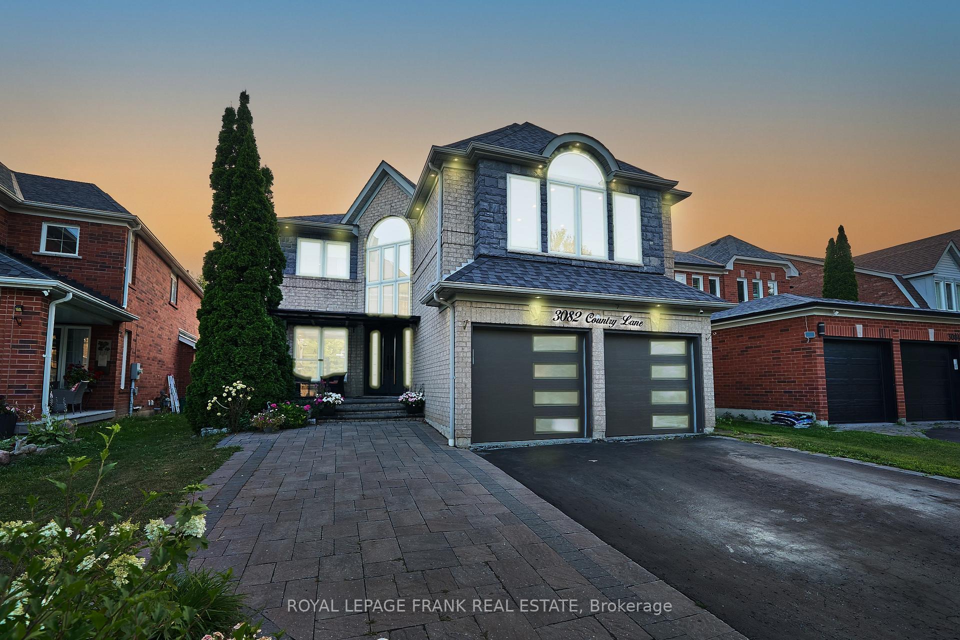 Photo 3 of 3082 Country Lane, Whitby, Williamsburg — HOMEH