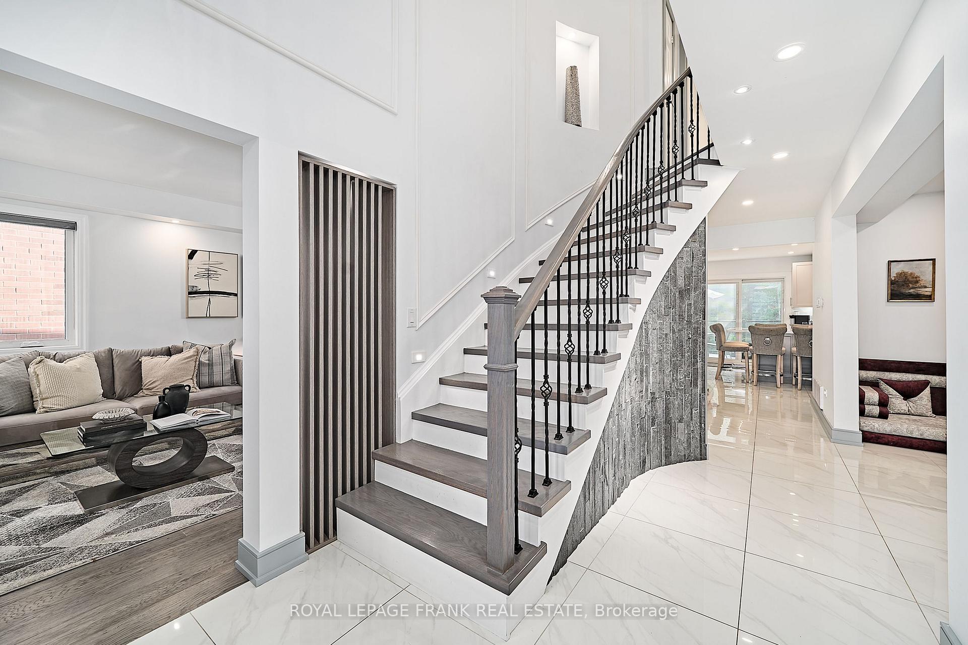 Photo 7 of 3082 Country Lane, Whitby, Williamsburg — HOMEH