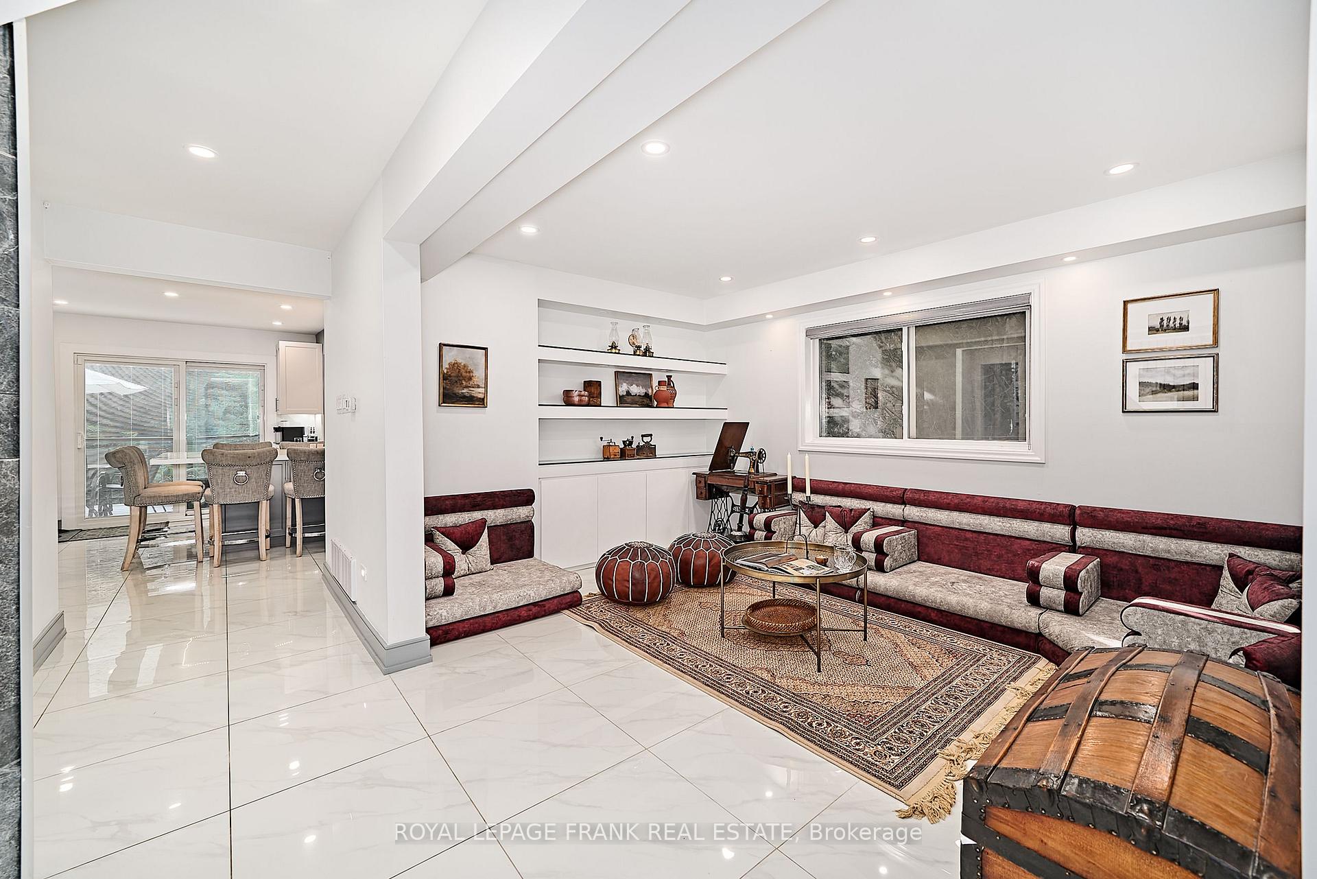 Photo 11 of 3082 Country Lane, Whitby, Williamsburg — HOMEH