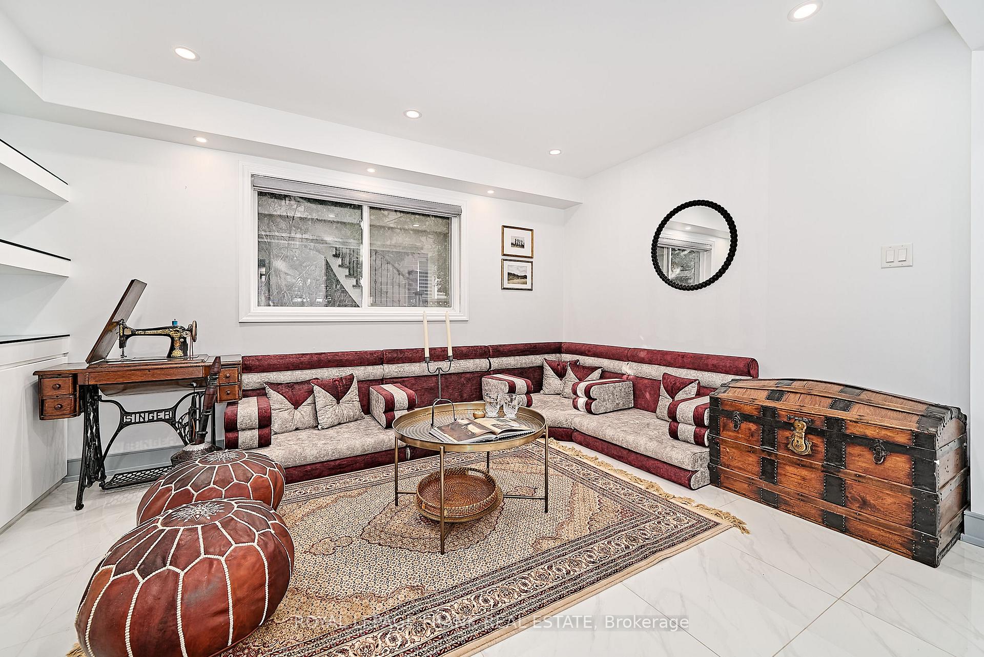 Photo 12 of 3082 Country Lane, Whitby, Williamsburg — HOMEH