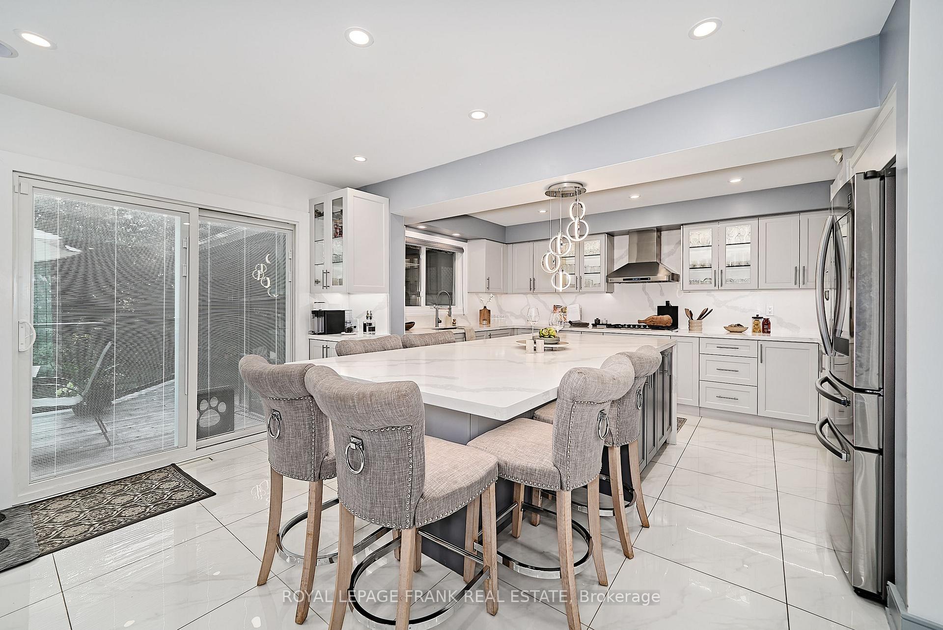 Photo 13 of 3082 Country Lane, Whitby, Williamsburg — HOMEH