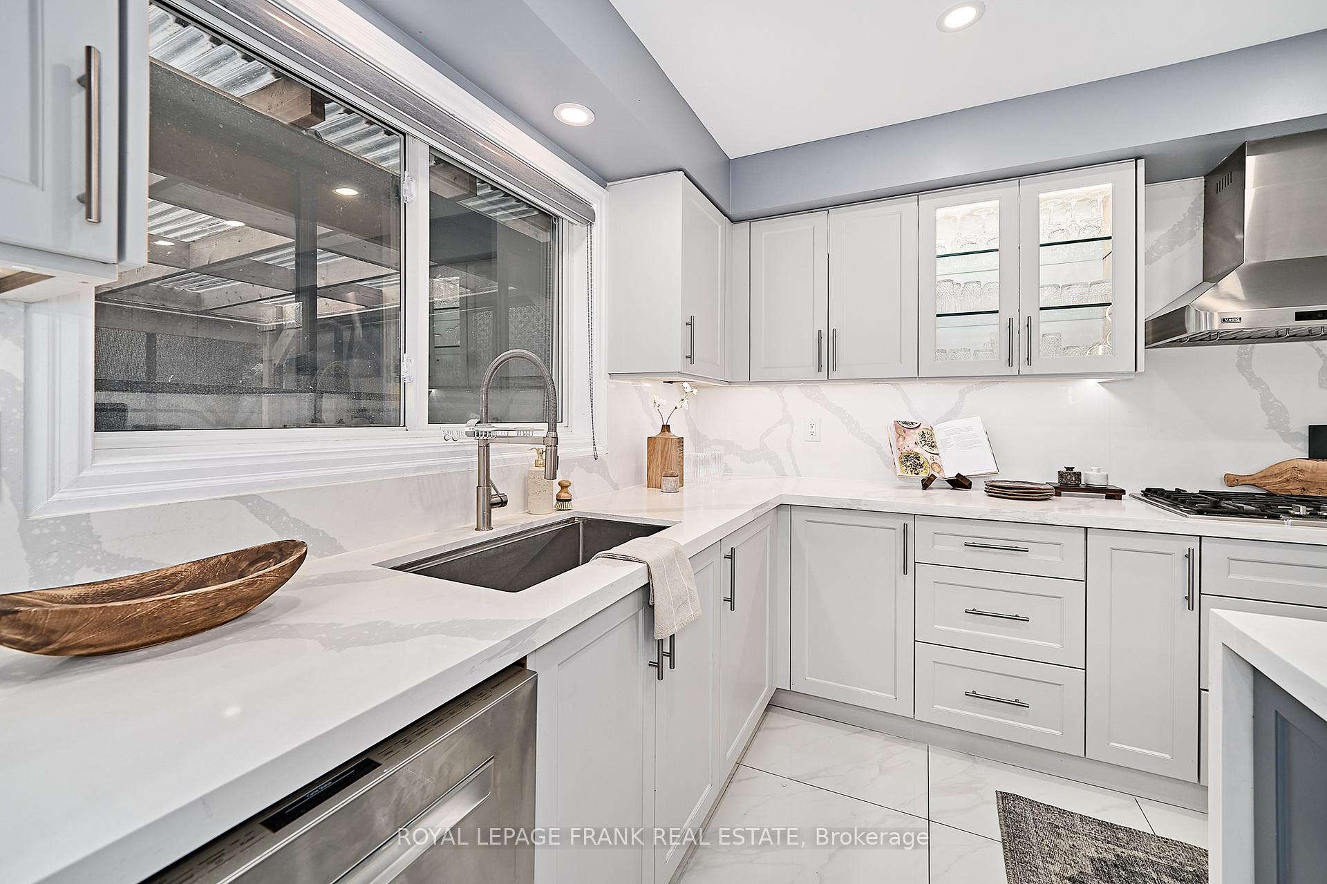 Photo 15 of 3082 Country Lane, Whitby, Williamsburg — HOMEH