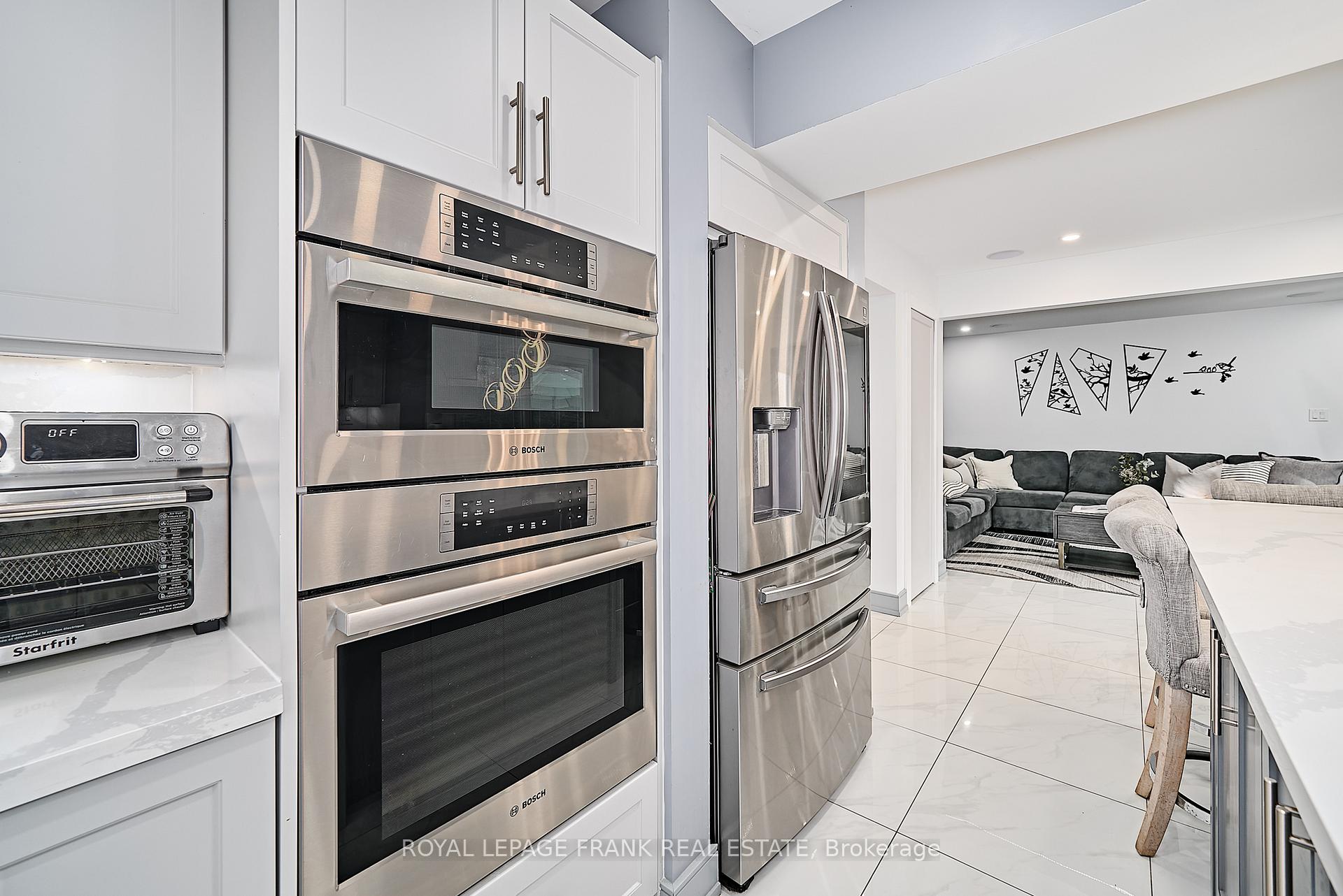 Photo 18 of 3082 Country Lane, Whitby, Williamsburg — HOMEH