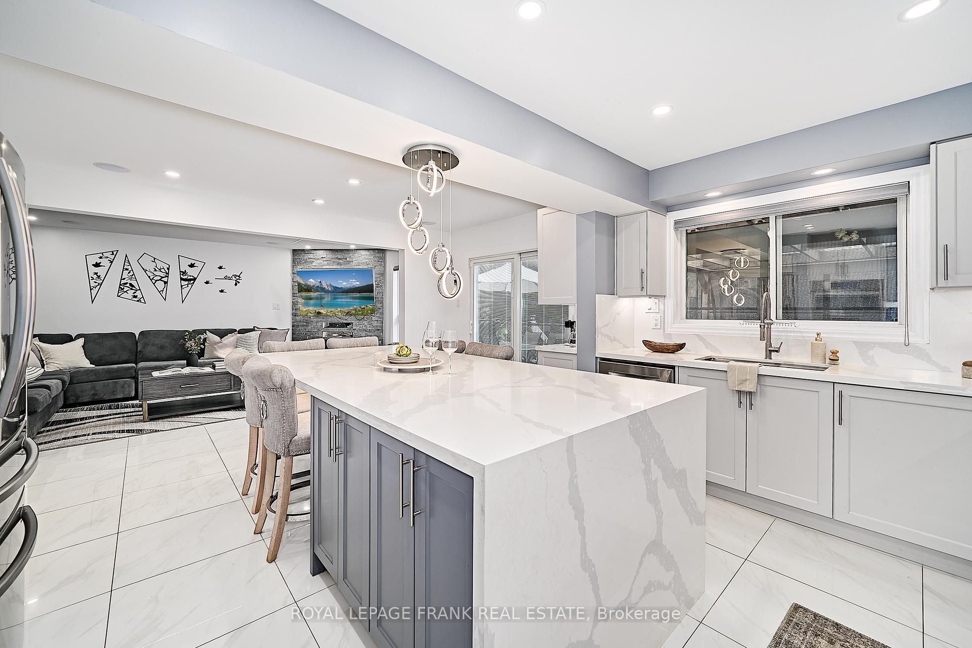 Photo 19 of 3082 Country Lane, Whitby, Williamsburg — HOMEH