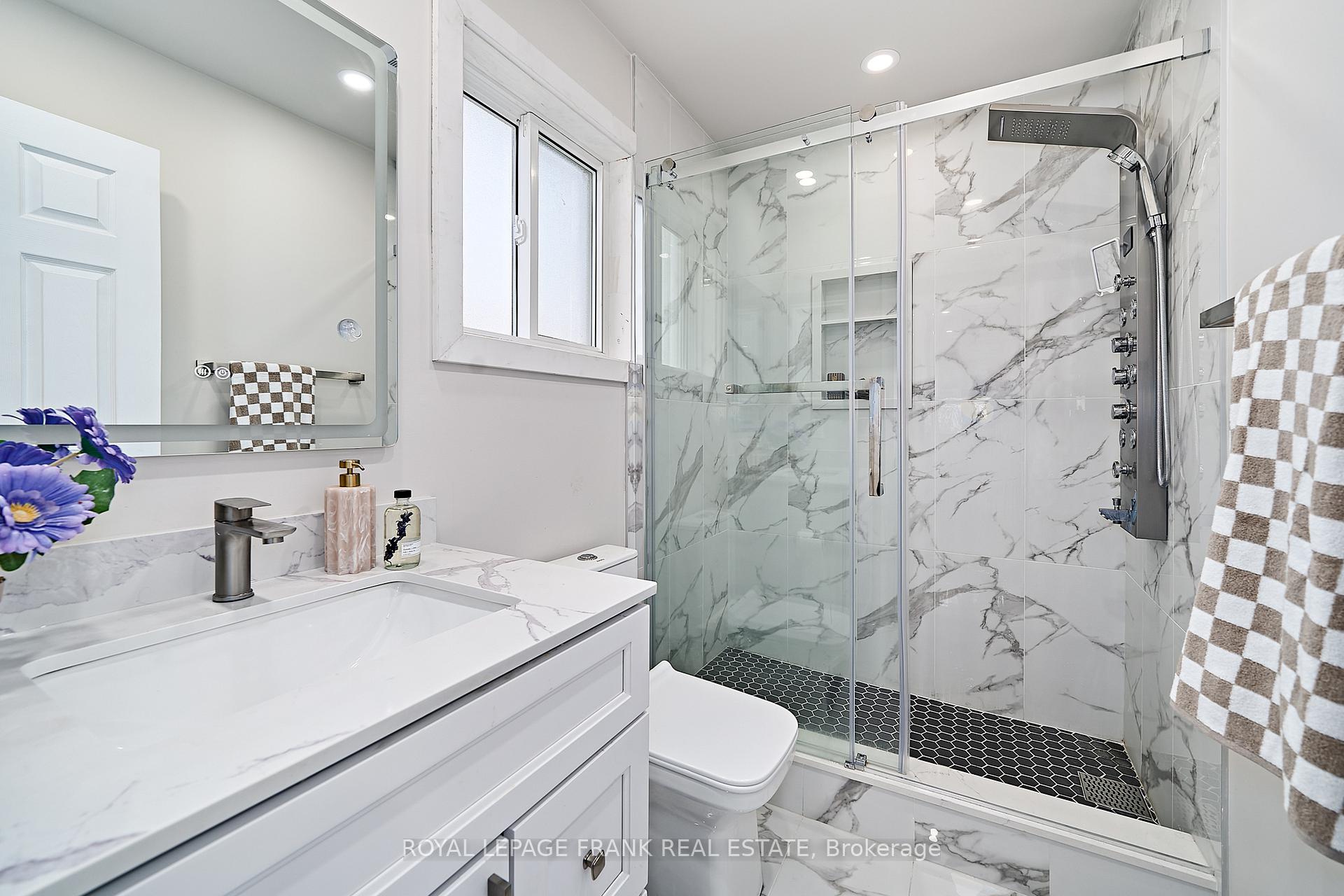 Photo 40 of 3082 Country Lane, Whitby, Williamsburg — HOMEH