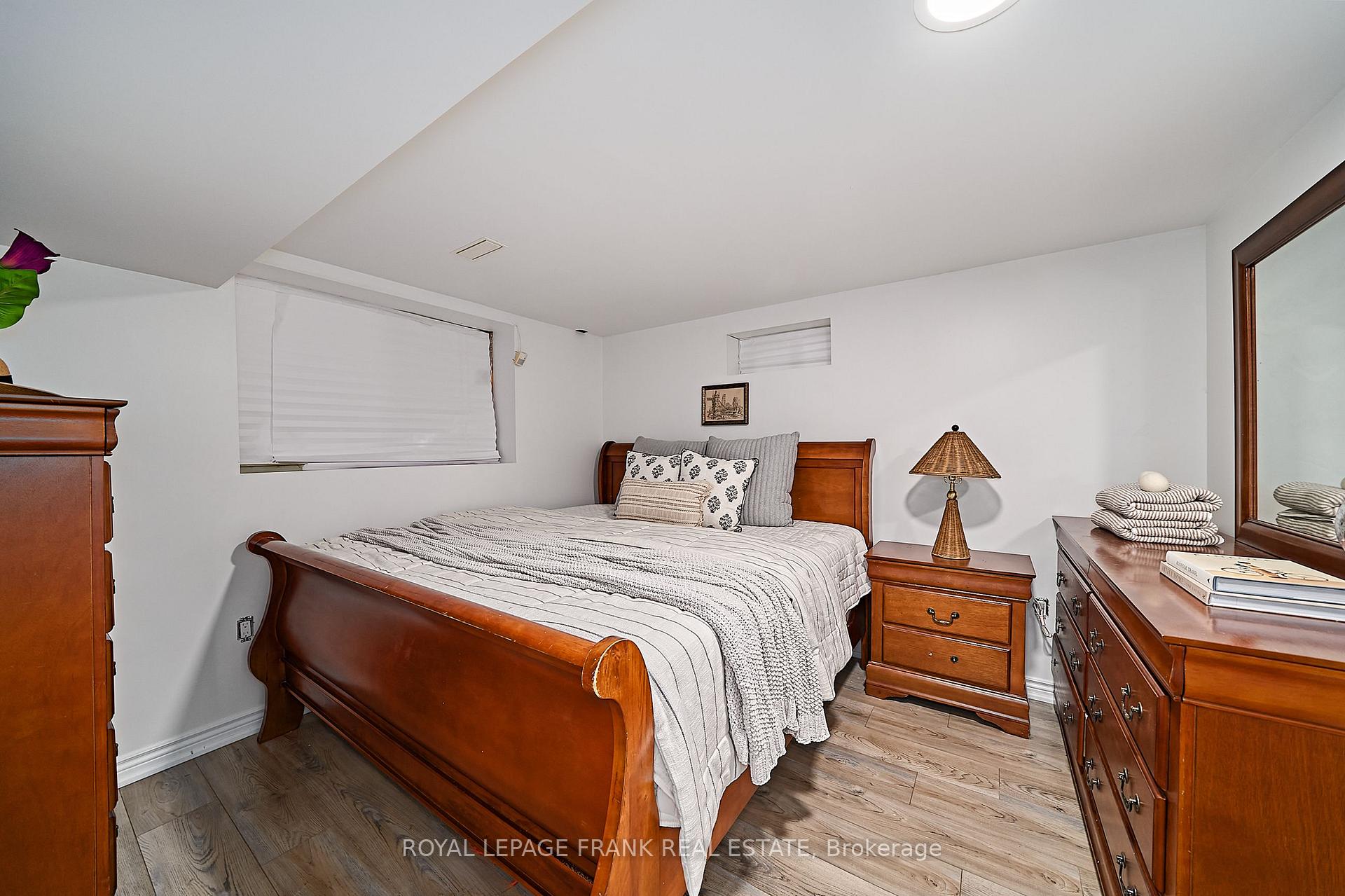 Photo 44 of 3082 Country Lane, Whitby, Williamsburg — HOMEH