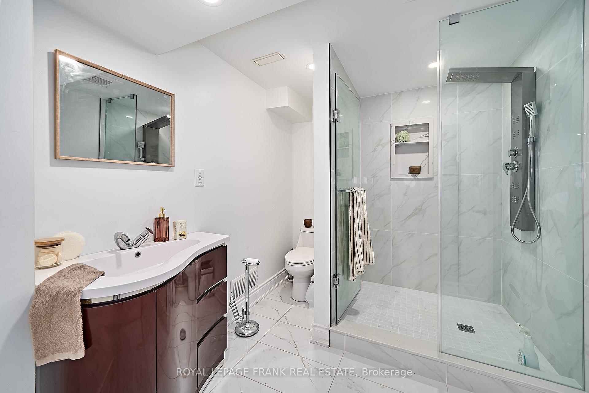Photo 46 of 3082 Country Lane, Whitby, Williamsburg — HOMEH