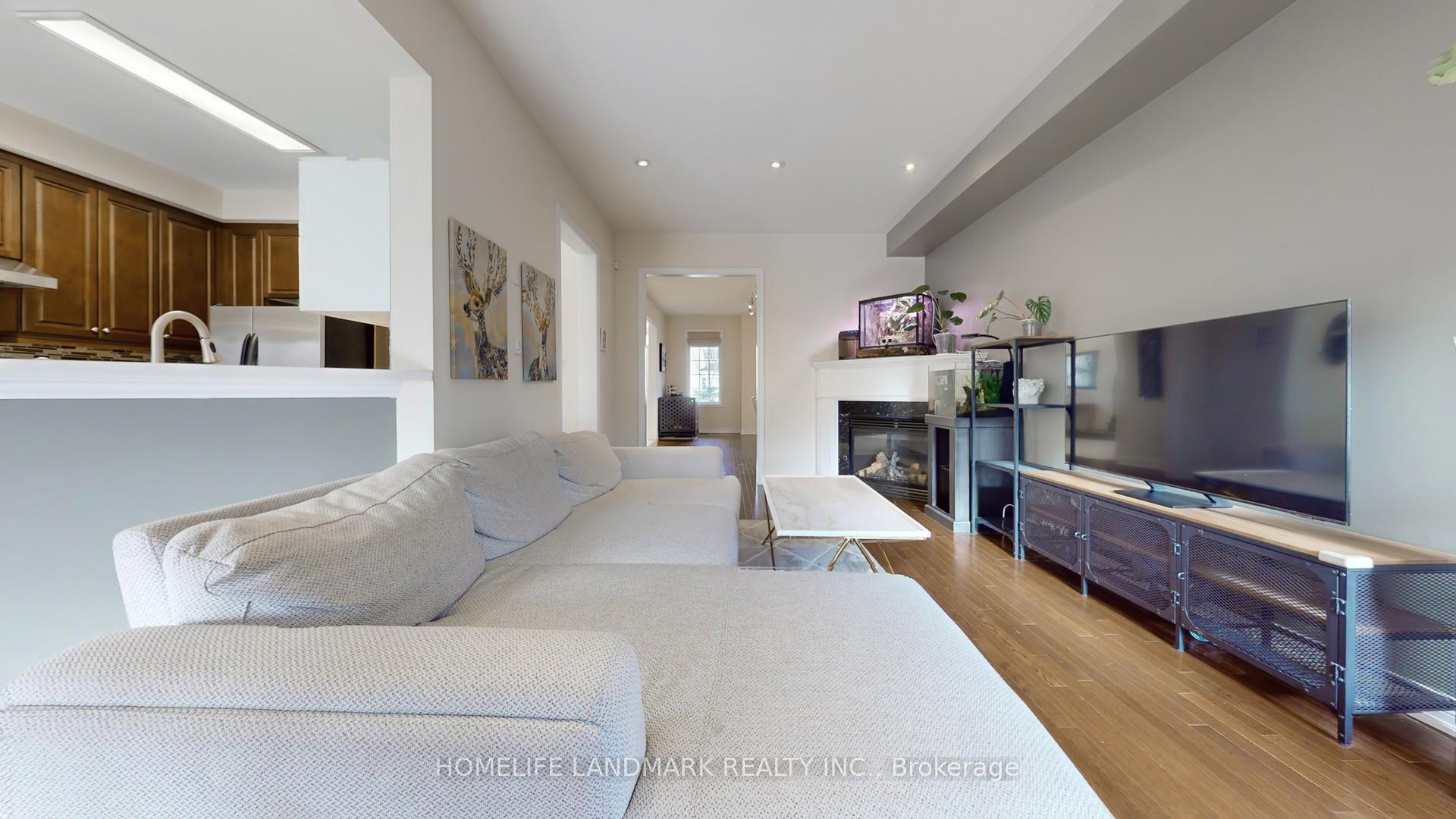 Photo 10 of 85 Kenilworth Gate, Markham, Cornell — HOMEH