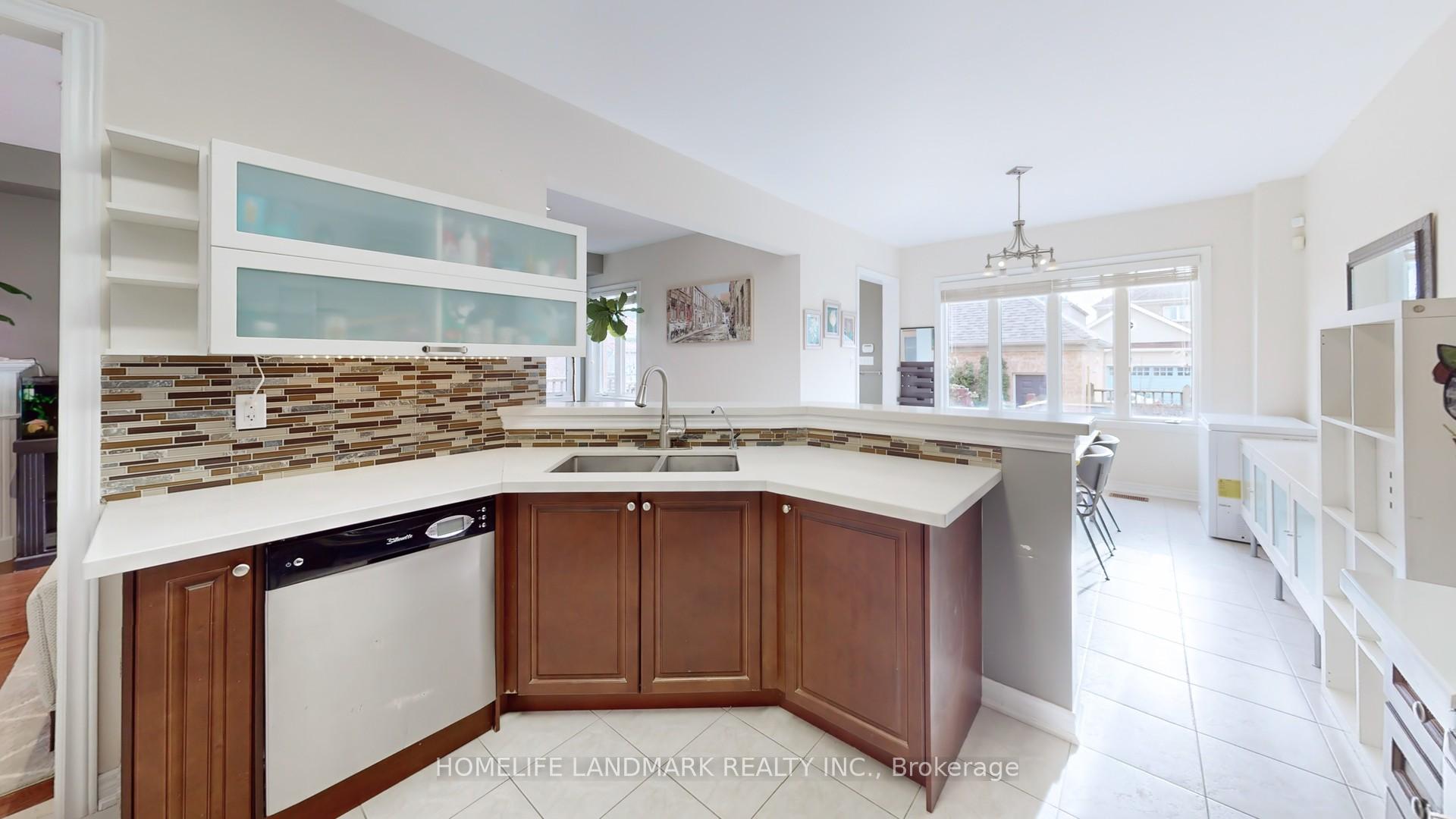 Photo 14 of 85 Kenilworth Gate, Markham, Cornell — HOMEH