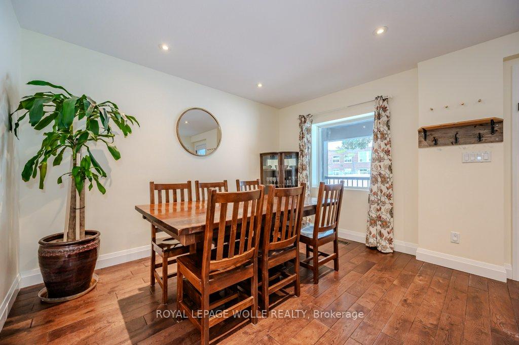 Photo 4 of 46 Roslin Avenue S, Waterloo — HOMEH