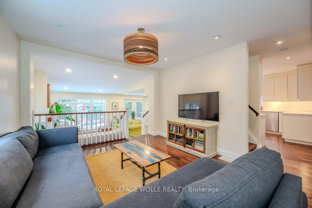 Photo 8 of 46 Roslin Avenue S, Waterloo — HOMEH