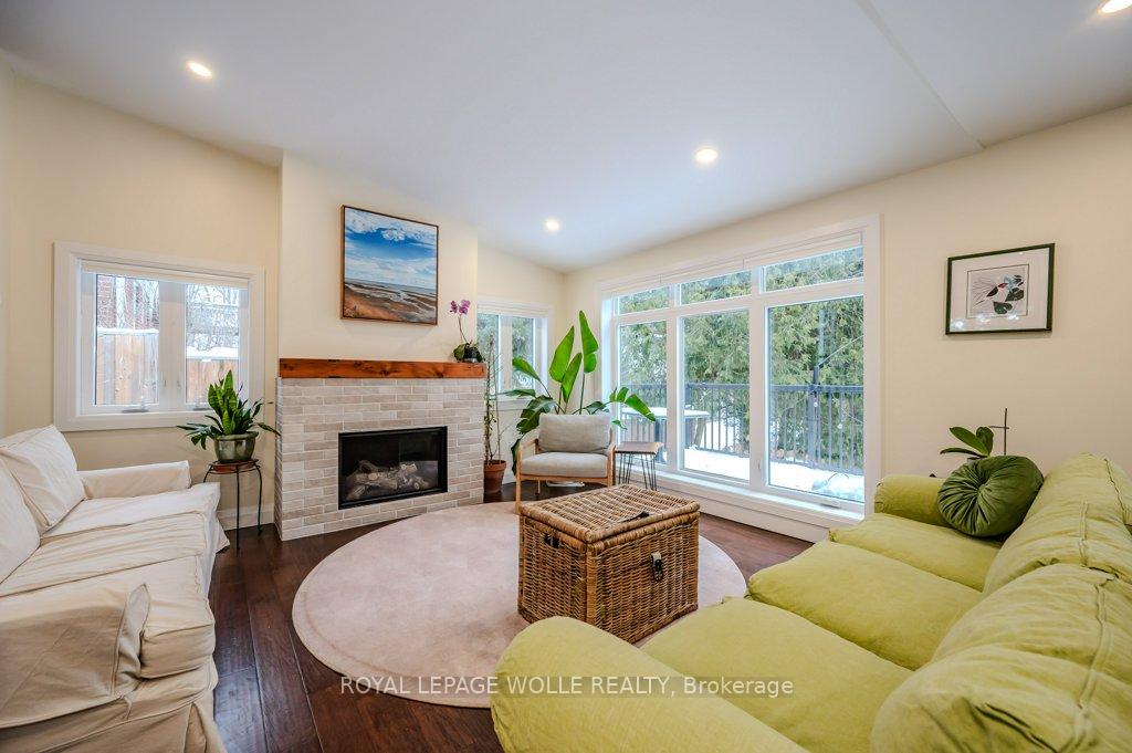 Photo 11 of 46 Roslin Avenue S, Waterloo — HOMEH