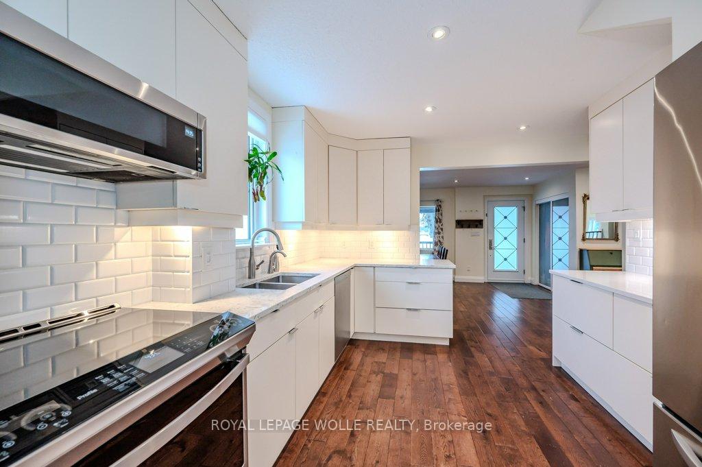 Photo 17 of 46 Roslin Avenue S, Waterloo — HOMEH