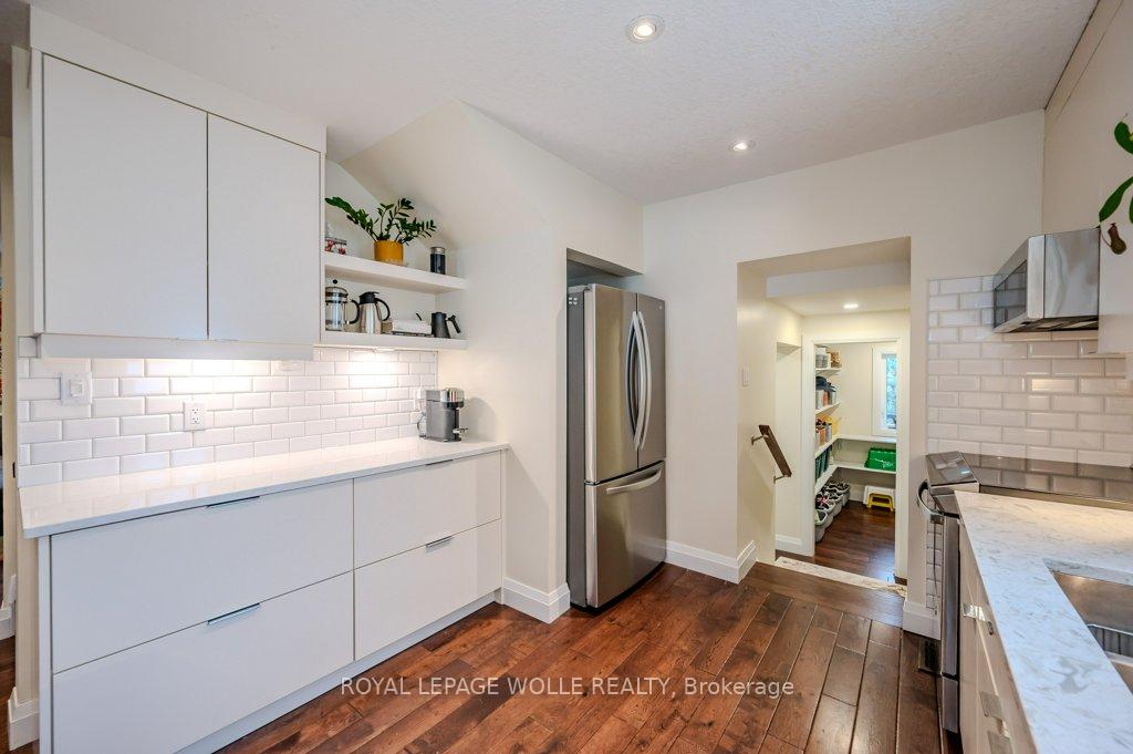 Photo 19 of 46 Roslin Avenue S, Waterloo — HOMEH