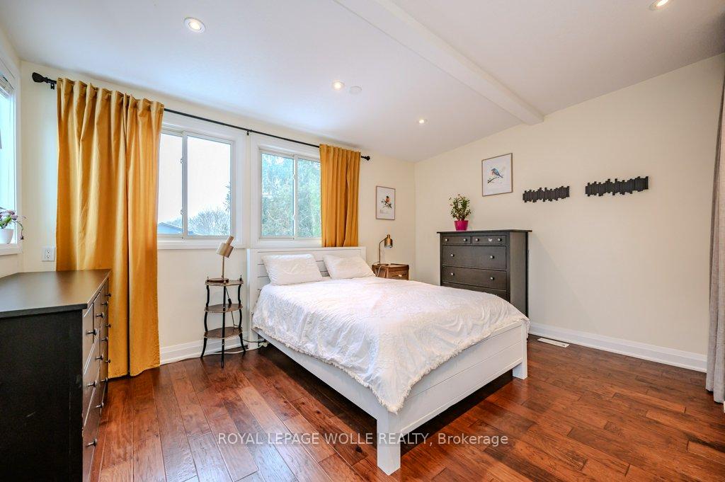 Photo 21 of 46 Roslin Avenue S, Waterloo — HOMEH