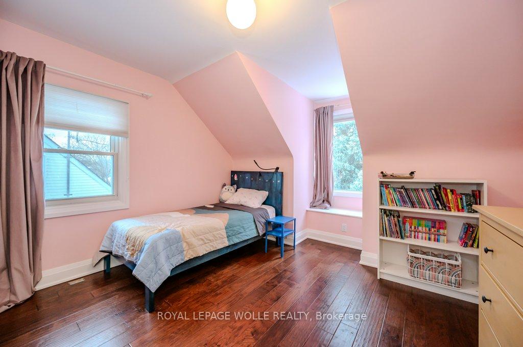 Photo 25 of 46 Roslin Avenue S, Waterloo — HOMEH