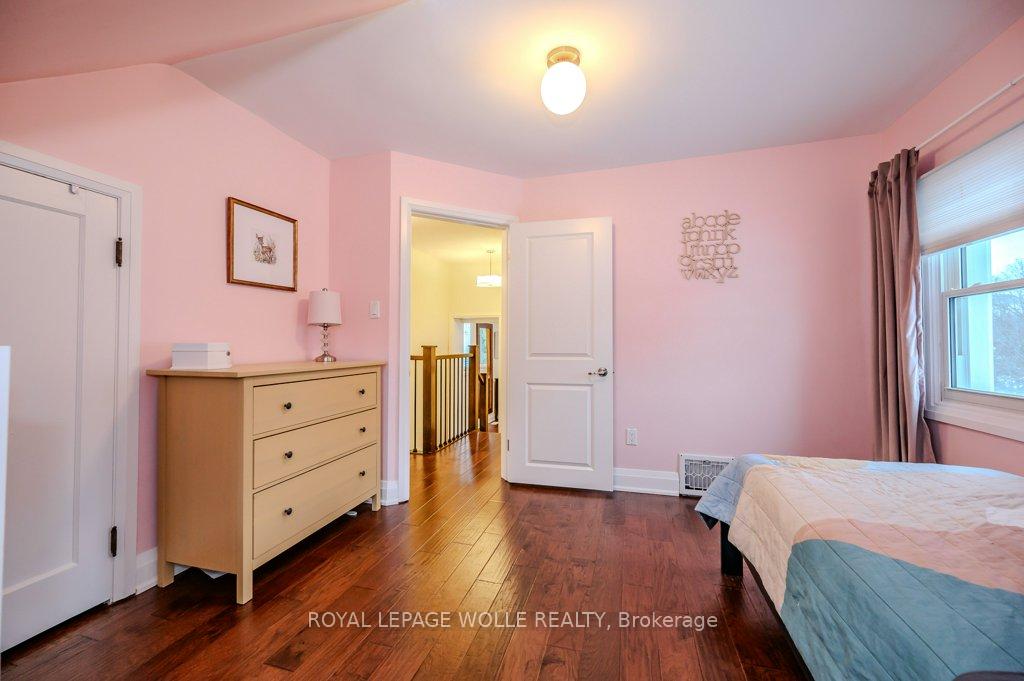 Photo 26 of 46 Roslin Avenue S, Waterloo — HOMEH