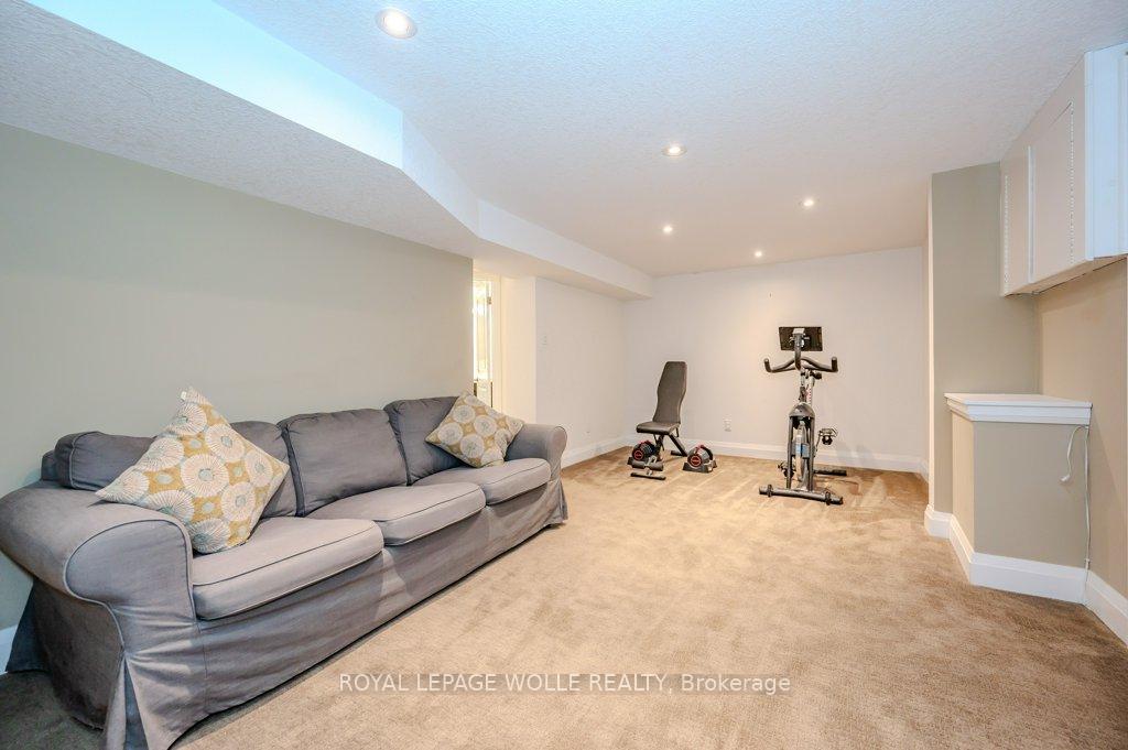 Photo 29 of 46 Roslin Avenue S, Waterloo — HOMEH