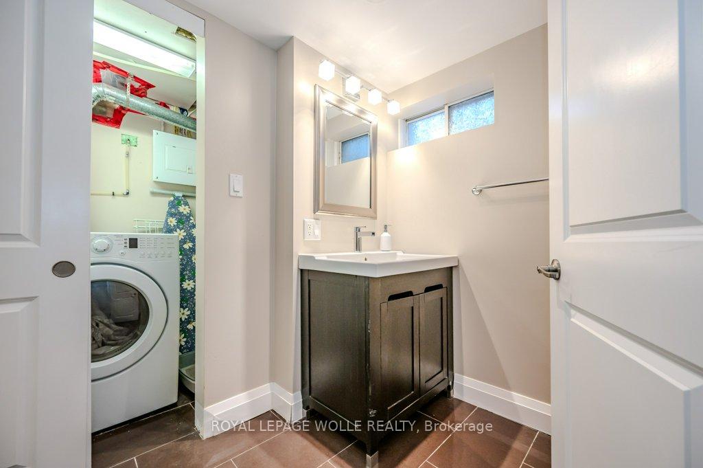 Photo 32 of 46 Roslin Avenue S, Waterloo — HOMEH