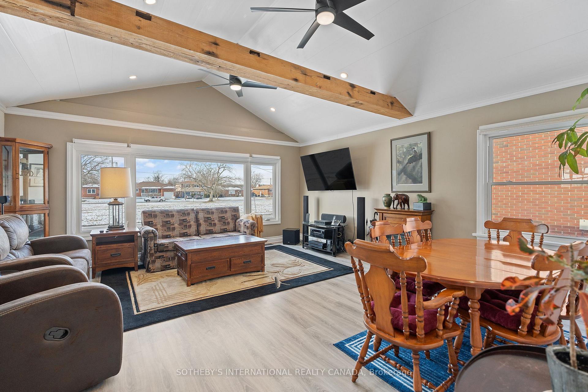 Photo 1 of 104 Golden Boulevard, Welland, Lincoln/Crowland — HOMEH