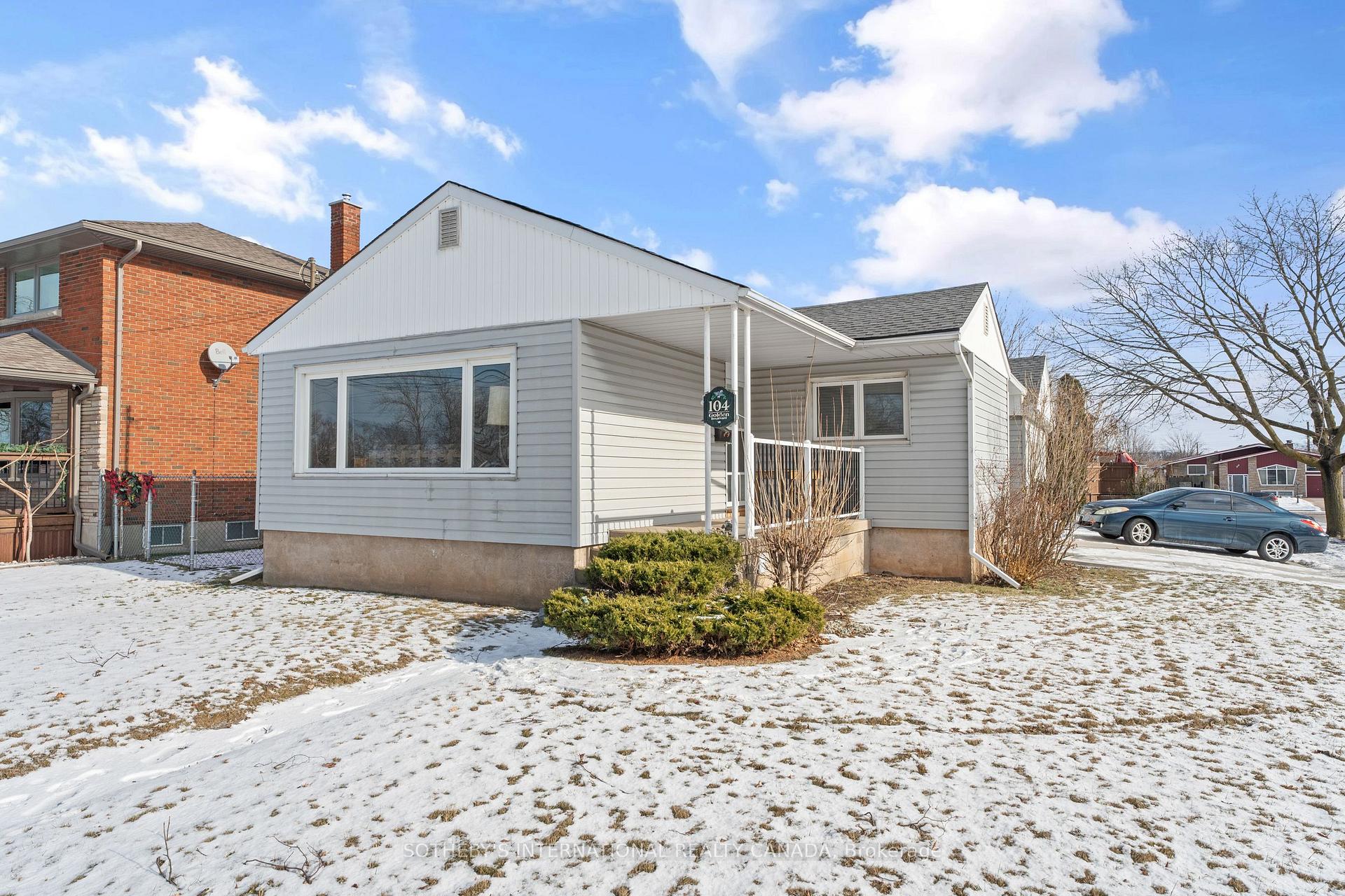 Photo 2 of 104 Golden Boulevard, Welland, Lincoln/Crowland — HOMEH