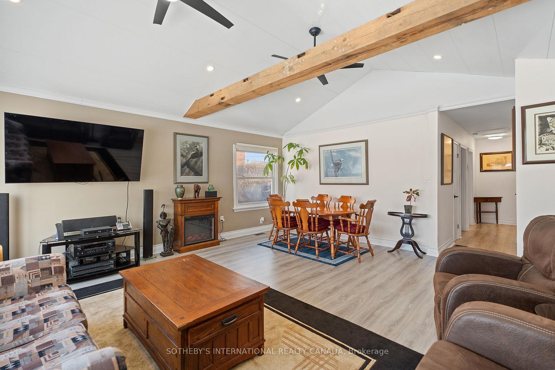 Photo 5 of 104 Golden Boulevard, Welland, Lincoln/Crowland — HOMEH