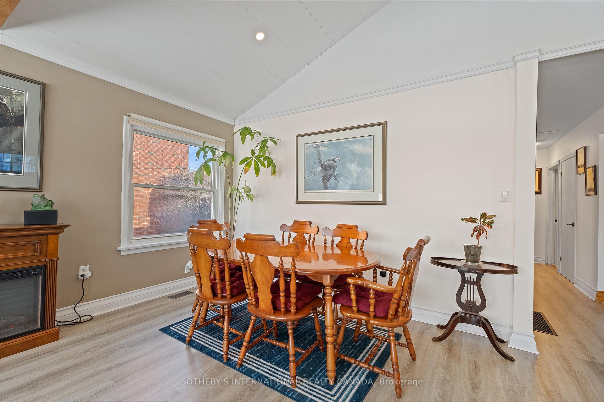 Photo 7 of 104 Golden Boulevard, Welland, Lincoln/Crowland — HOMEH